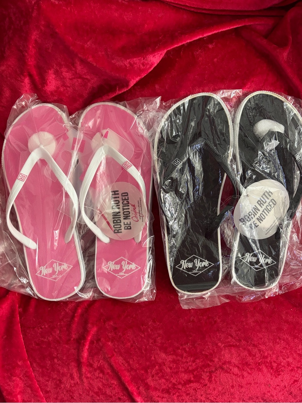 Robin Ruth NWT Pink or  Black Flip Flop Sandals Size Large